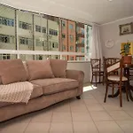 Elegancia Classica 100M Da Praia Na Rua 3700 P1397